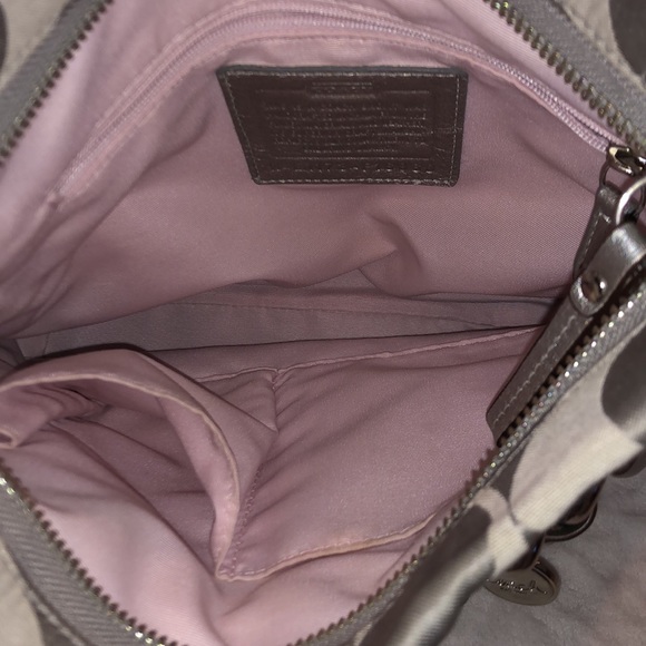 Gorgeous Coach gray an silver leather pink lining 12x10x3 9” drop strap - Picture 5 of 11